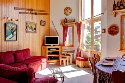 Image de Duplex lumineux au cœur de la station, skis aux pieds, proche commerces et piscine d'été.