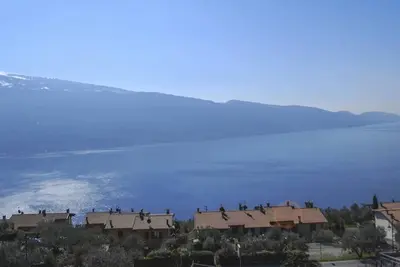 Image de Appartement Il Melo avec terrasse et vue imprenable sur le lac