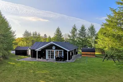 Image de Belle maison à Glesborg avec sauna
