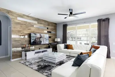 Image de ⭐Ferme au Clubhouse⭐ Superbe 6 chambres récemment rénové avec piscine privée