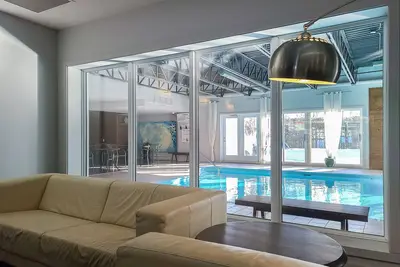 Image de Mont Ste-Anne condo3ch et 2sdb | séjour touristique ou sportif | piscine et gym.