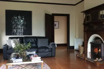 Image de Idéal pour les petits groupes, les mariages, les réunions de famille, les retraites d'entreprise.