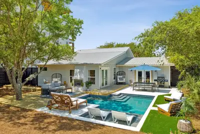 Image de Marcher 1 pâté de maisons à la plage.