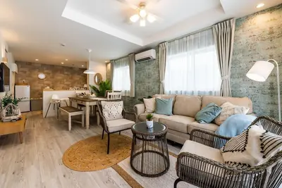 Image de Popular American Village 8 minutes convenience s / Ginowan Okinawa