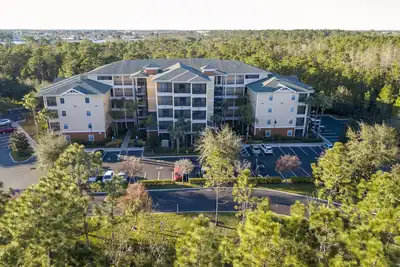 Image de Appartement confortable de 3 chambres, wi-fi gratuit, très bien situé, vue sur le lac