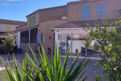 Image de Villa tout confort à 500m de la plage, Clim, Wifi, parking, piscine.