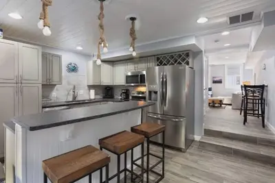 Image de Fun and Fabulous Reno on Fleet St in Historic Downtown Annapolis