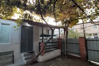 Image de Maison entière avec toutes les commodités nécessaires. Situé dans le vieux Tbilissi historique