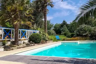 Image de Baie Douarnenez, 3 étoiles, piscine chauffée, sauna, grand jardin, proche mer.