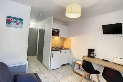 Charmant Studio à Lamalou, 400m du Centre, Balcon, Wifi, Animaux Bienvenus