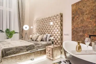 Image de Boutique Grand Zara No. 1 / Hotel Qty / DwnTwn