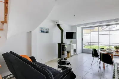 Image de Triplex 7p avec Terrasse, Parking et Casier à Skis - Centre de Cauterets, à 250m des Pistes