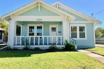 Image de Marchez jusqu'à Twu! Shiplap Cottage, Denton Square, Unt