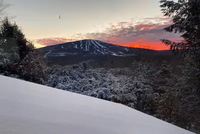 Image de Vues de Stratton, à quelques minutes des pistes, rue calme