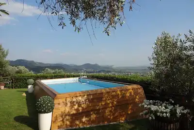Image de DERNIÈRE Minute! Partie De Rustique Dans La Vue Surlacollineavec Piscine PRIVÉE