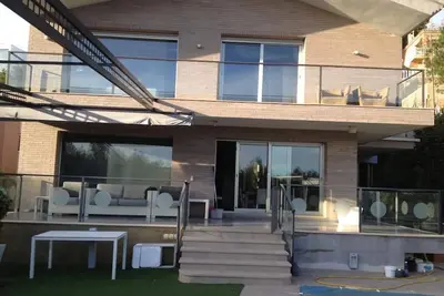 Villa de luxe avec piscine, wifi et 2 bains à remous (extérieur et intérieur). Benicassim