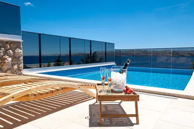 Image de Appartements Matea avec piscine à débordement Top 4