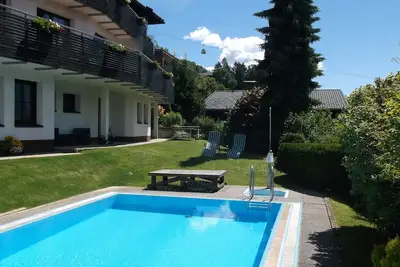 Image de Vue parfaite avec grand balcon donnant sur Lienz, piscine, sauna, parking