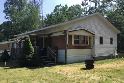 Image de Idéal pour les grands groupes! ! Maison sur 10 acres! !