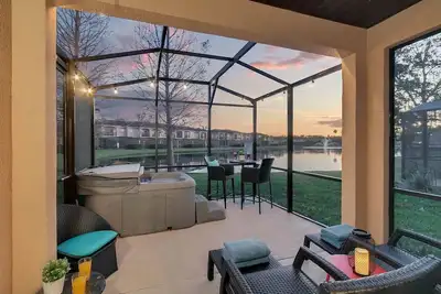 Image de R5708 Regal Oaks Resort lotissement au bord du lac à 5 km de Disney Pas de frais d'établissement