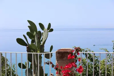 Image de Maison de vacances pour 5 personnes avec vue sur la mer située à 75 mètres de la plage de Santa Maria.