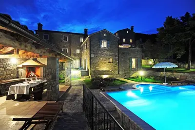 Image de Villa 6 chambres avec vue imprenable, aire de jeux et très grande piscine à débordement