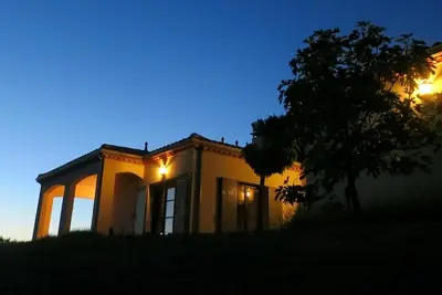 Image de Beaumont, belle villa avec piscine privée et jacuzzi