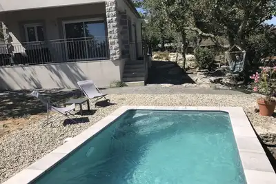 Image de Gîte avec piscine privée, belle terrasse dans terrain clos, tout confort