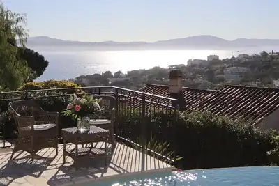 Image de Belle maison avec vue extraordinaire sur le Golfe de Saint Tropez