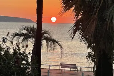 Image de Appartement De Charme 4 Etoiles  Promenade Des Anglais Face Mer Et Plages