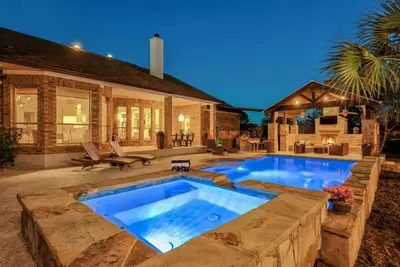 Image de *** Nouveau *** Piscine | Hot Tub | Table De Piscine | Basketball | 16 grands lits | Foyer
