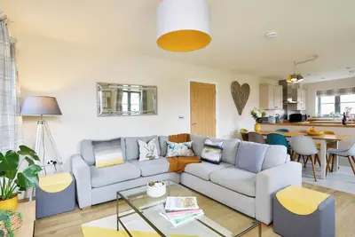 Image de 4 chambres à coucher à Mundesley, near North Walsham