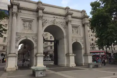 Image de Bel appartement au dernier étage calme à côté de Marble Arch, Hyde Park et Mayfair
