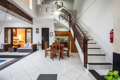 Image de Smv. 4-Br · ❤️4br Pool Prime Area à pied de la plage N Boutiques Legian