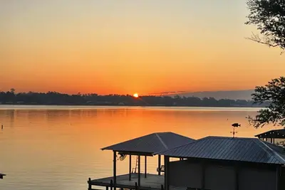Image de Scenic False River, À pied du bar / grill local, à 35 minutes de Lsu