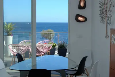 Incroyable appartement au dernier étage avec vue sur la mer. Tendance et confortable