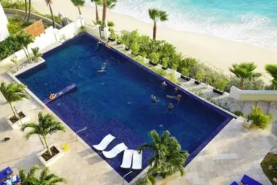 Image de Condo de luxe au 4ème étage sur la plage