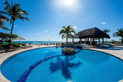 Image de Oceanfront Condo Nouvelle offre! 20% de réduction sur toutes les réservations avant le 15 décembre 2019