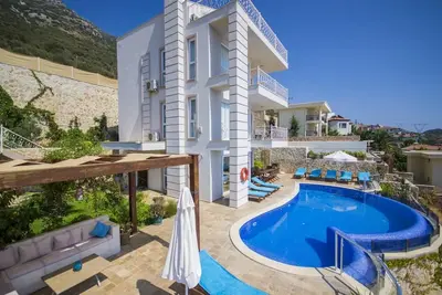 Image de Beautiful 5 bedroom villa with spectacular views over Kalkan Bay