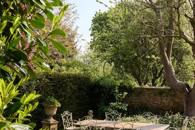 Image de Historic Cotswold House, Dog-Friendly, Jardin clos de murs