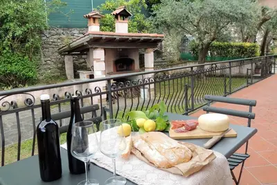 Image de Appartement dans un endroit calme avec parking privé, jardin et terrasse