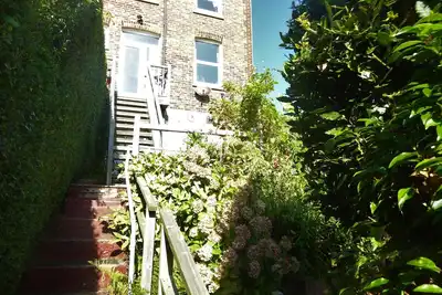 Image de Ferienhaus in Hastings mit Garten