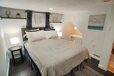 Image de Belle maison avec bain à remous By Whyte, Hôpital et Université de l'Alberta -U de A