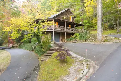 Image de Callie`s Cabin sur le ruisseau - Lake View Cottage situé à quelques minutes de la ville