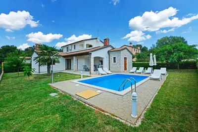 Image de House 376/856 (Istria - Sveti Lovreč), 18000m from the beach