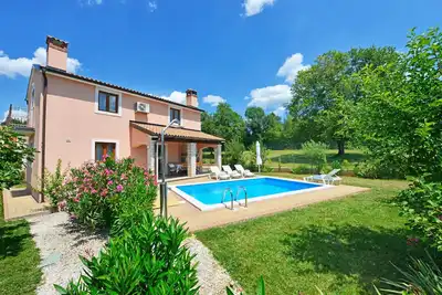 Image de House 377/857 (Istria - Sveti Lovreč), 18000m from the beach