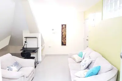 Image de Appartement SOPHISTIQUÉ PRÈS De La SÉCURITÉ De L'AÉROPORT 24 Heures