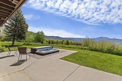 Image de Une vue imprenable. Spa privé. Beaucoup d'options de couchage. Près de Powder Mountain