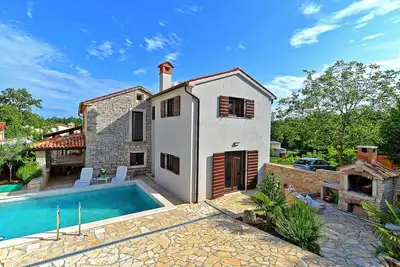 Image de House 682/1609 (Istria - Svetvinčenat), 25000m from the beach