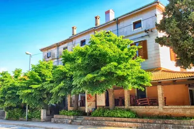 Image de Apartment 849/2007 (Istria - Fažana), 100m from the beach